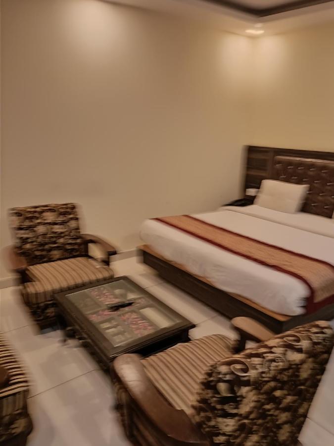 Hotel Aerotech Near Igi Airport New Delhi Exterior photo