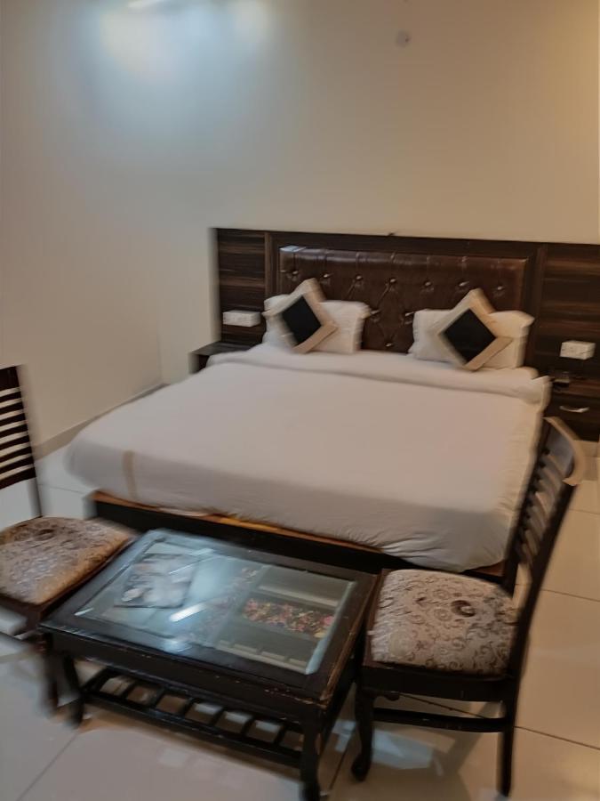 Hotel Aerotech Near Igi Airport New Delhi Exterior photo