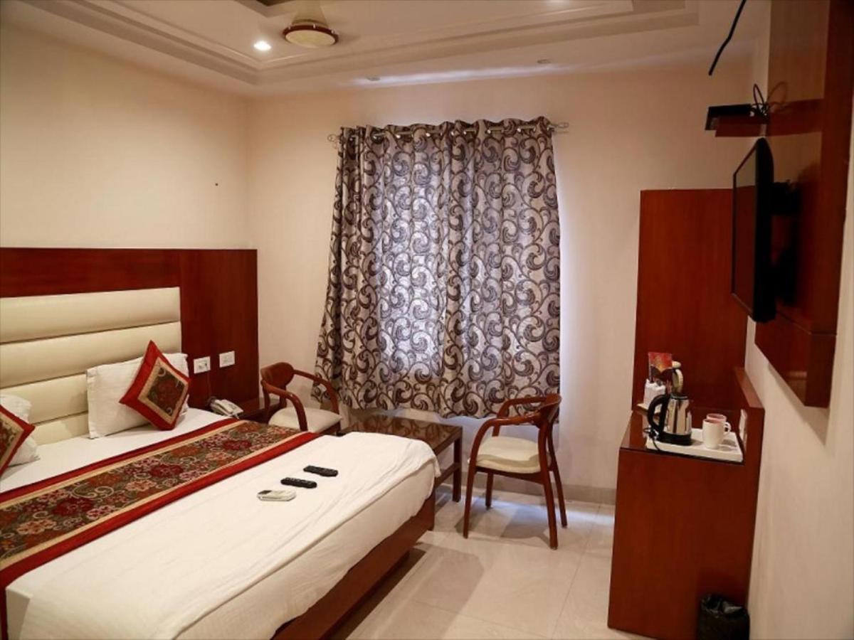 Hotel Aerotech Near Igi Airport New Delhi Exterior photo