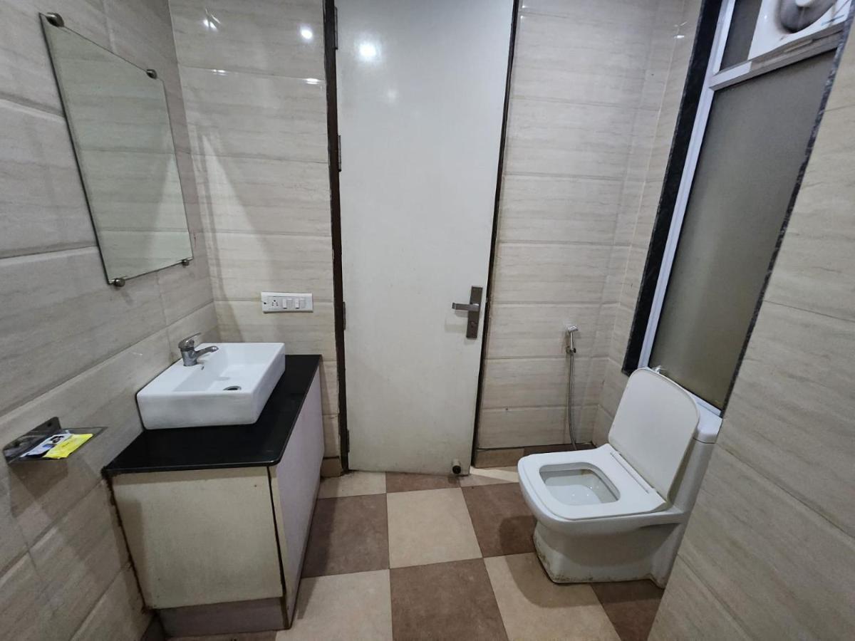 Hotel Aerotech Near Igi Airport New Delhi Exterior photo